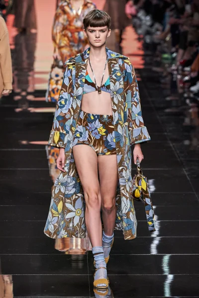 Look 34